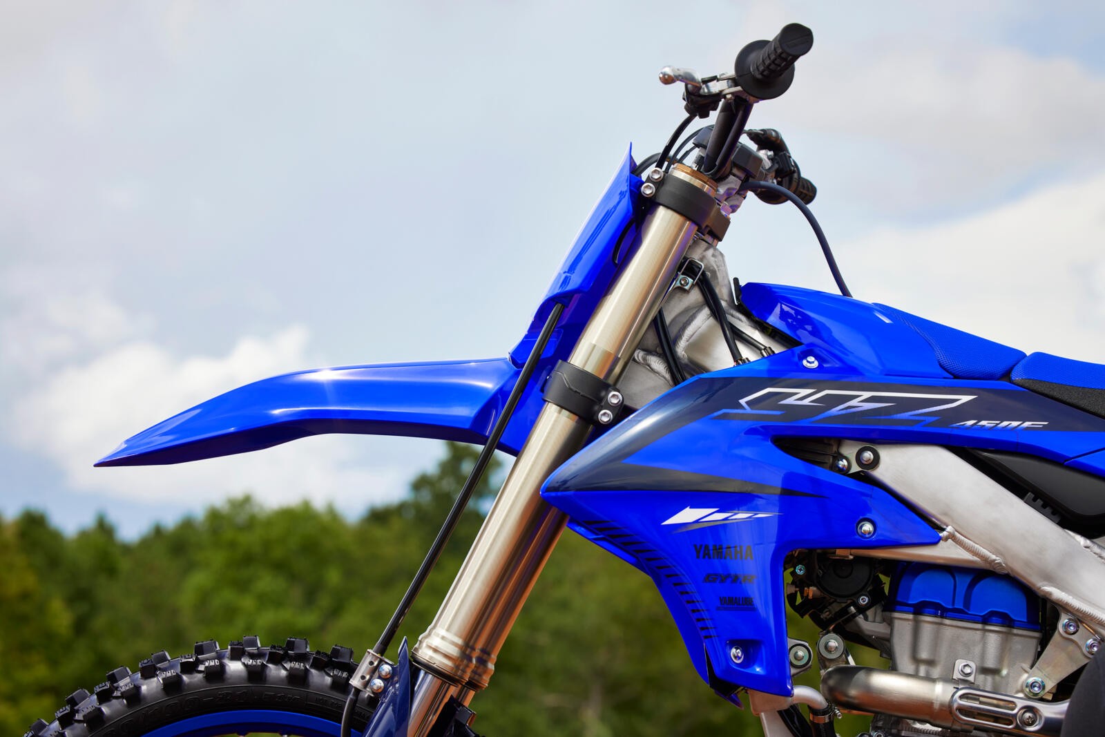 Yamaha YZ450F 2023: le foto