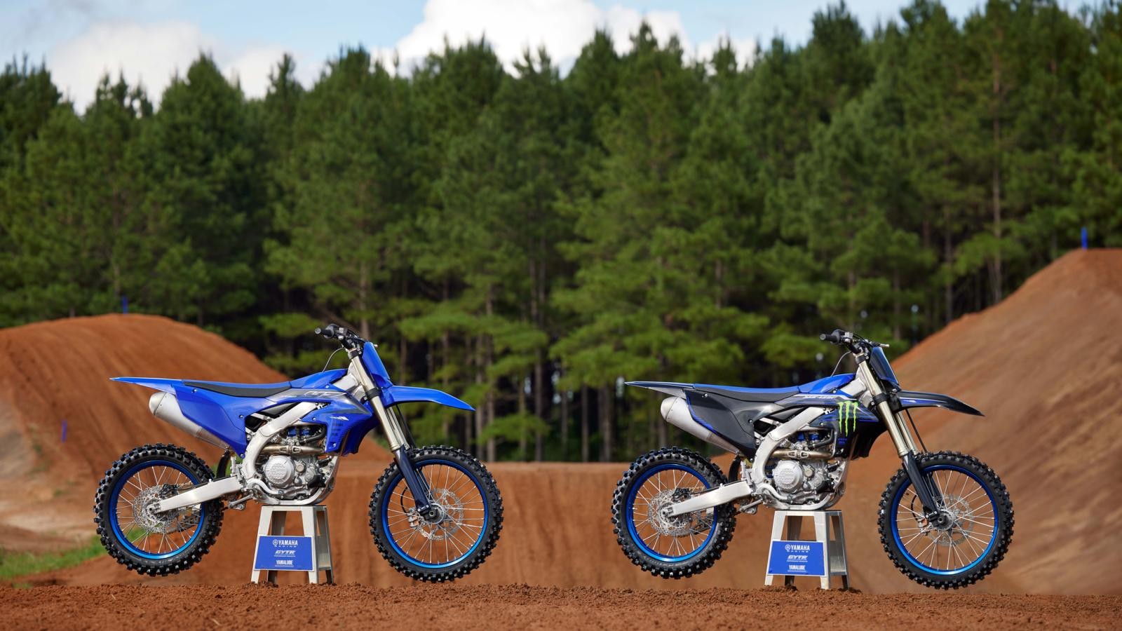 Yamaha YZ450F 2023: le foto