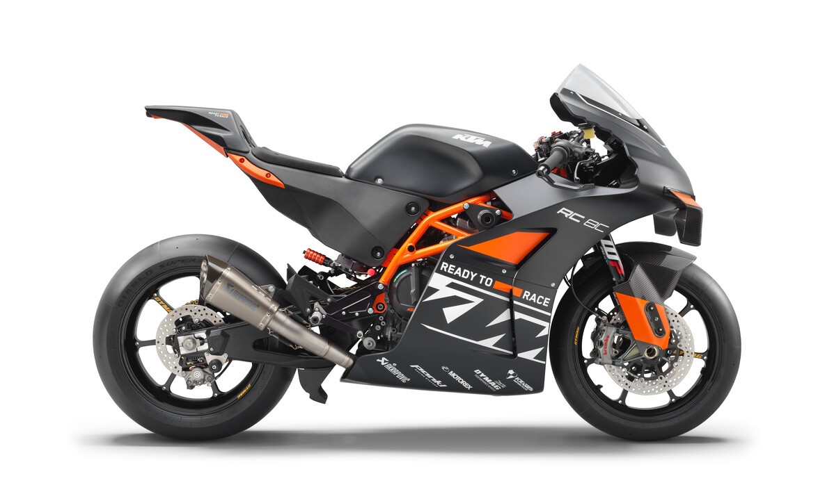 KTM RC 8C 2023: le immagini