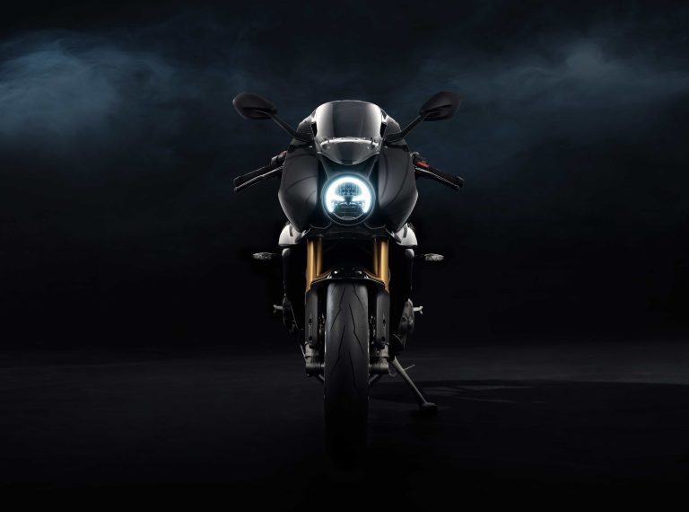 triumph-speed-triple-1200-rr-bond-edition