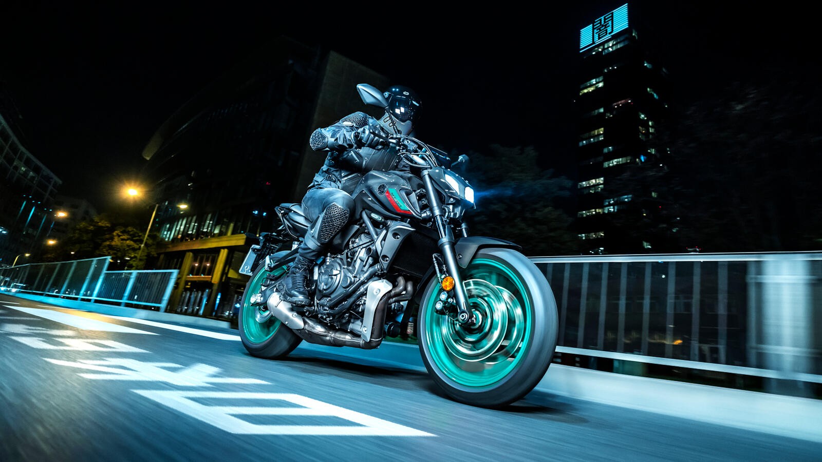 Yamaha MT-07 2023: le foto