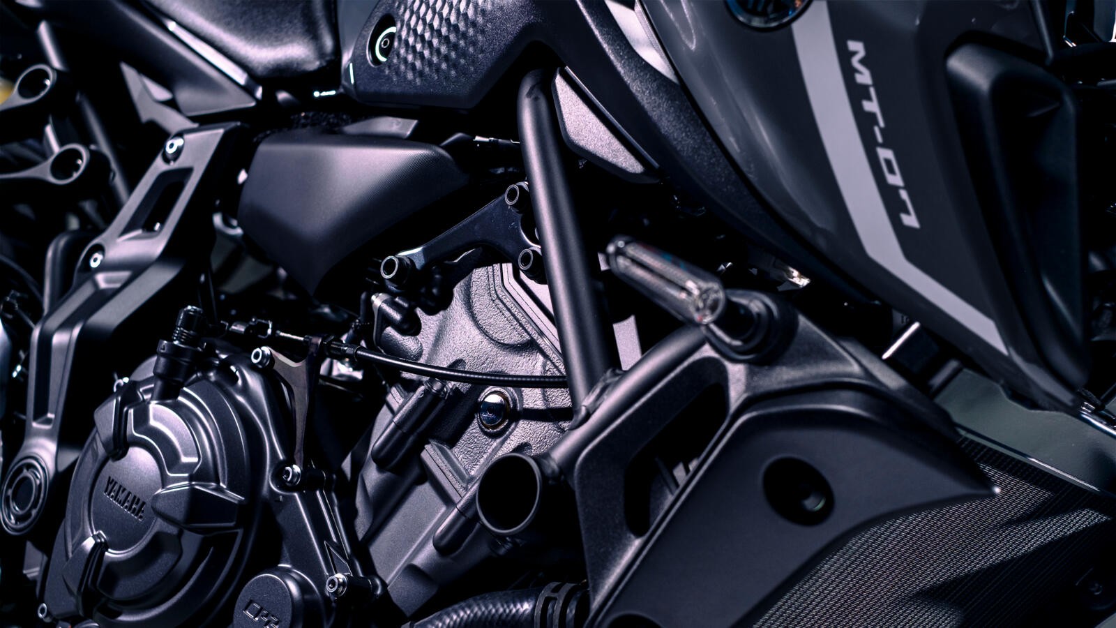 Yamaha MT-07 2023: le foto