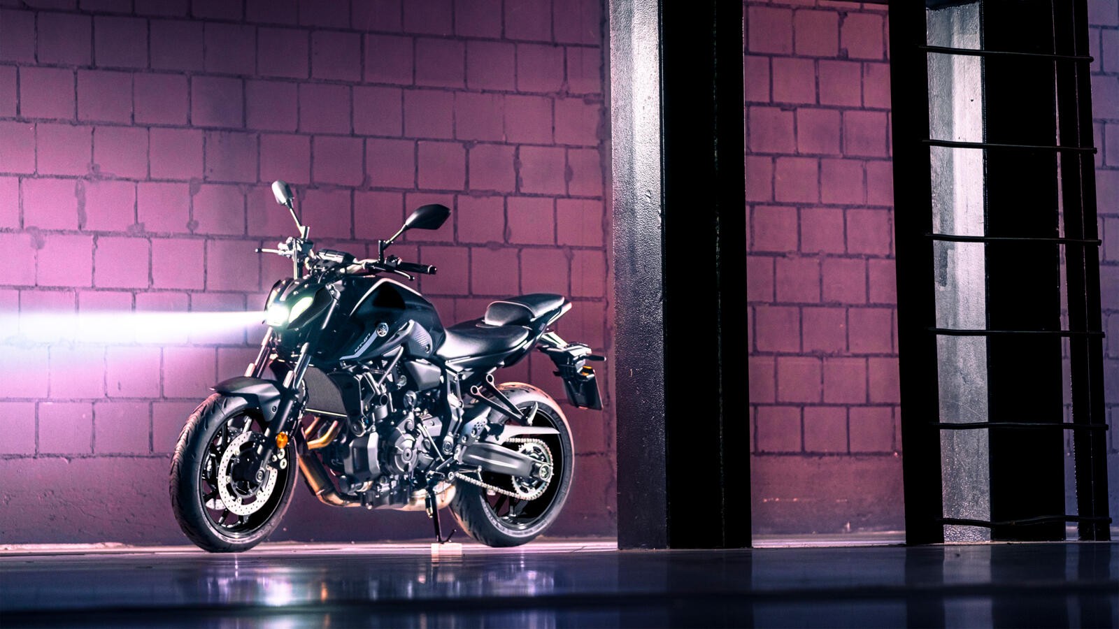 Yamaha MT-07 2023: le foto