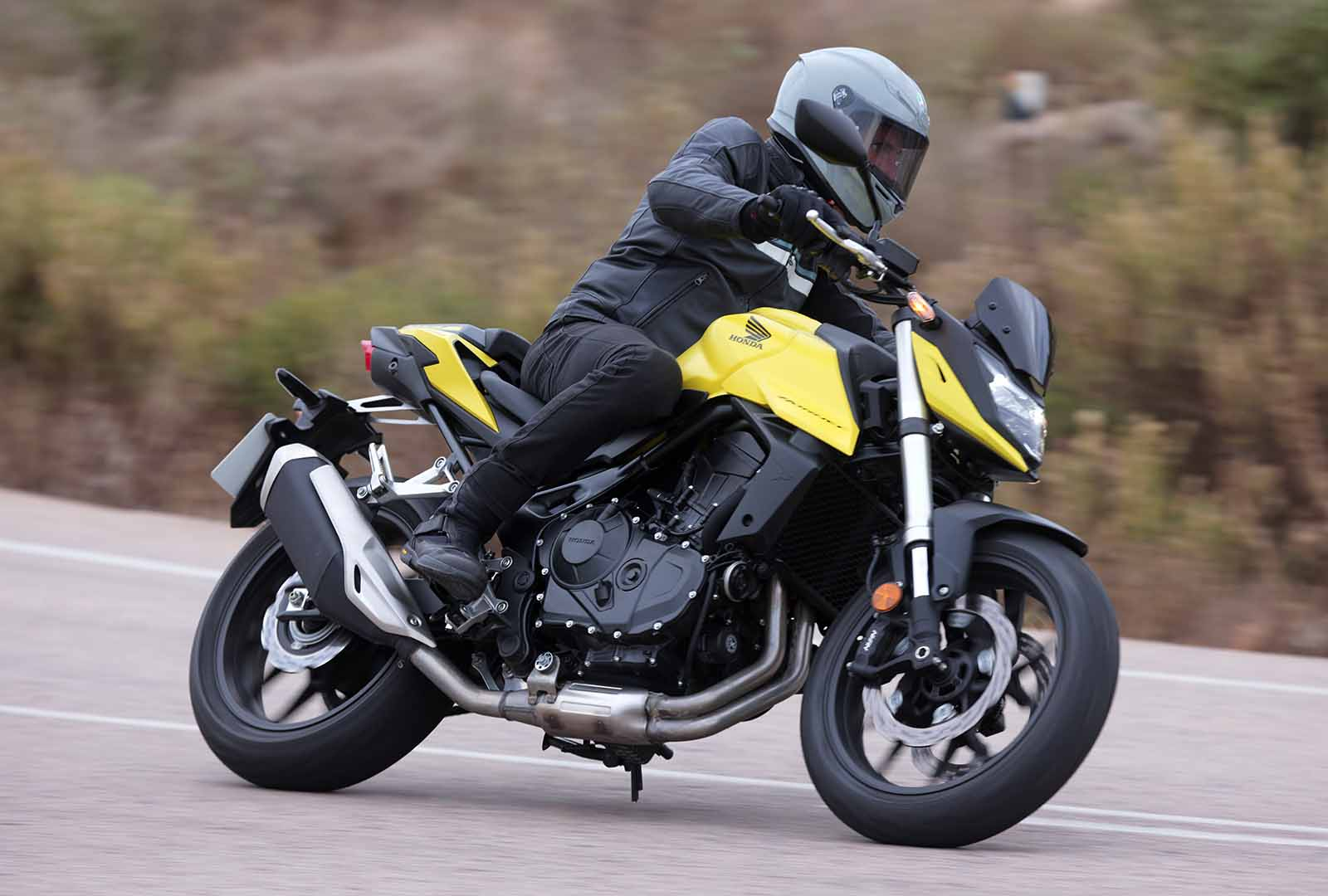 Honda CB750 Hornet: le foto della prova