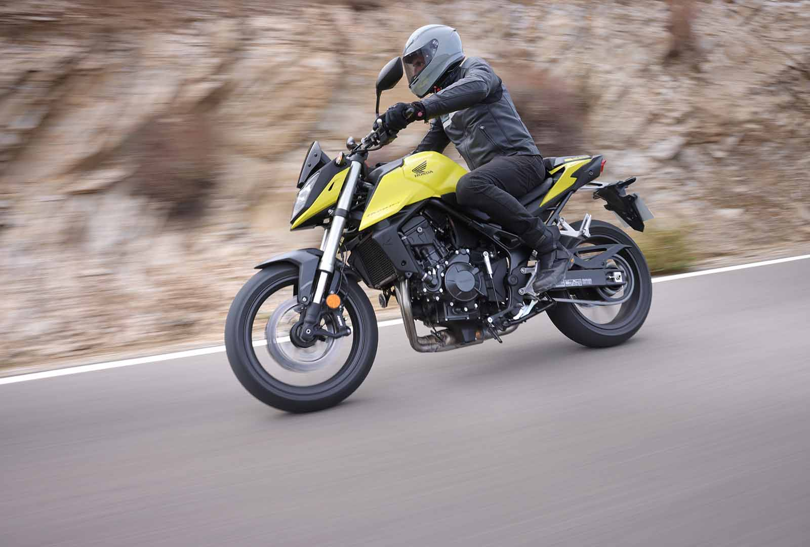 Honda CB750 Hornet: le foto della prova