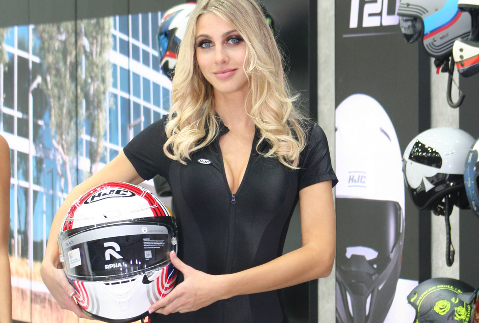 EICMA 2022, le ragazze più belle del salone