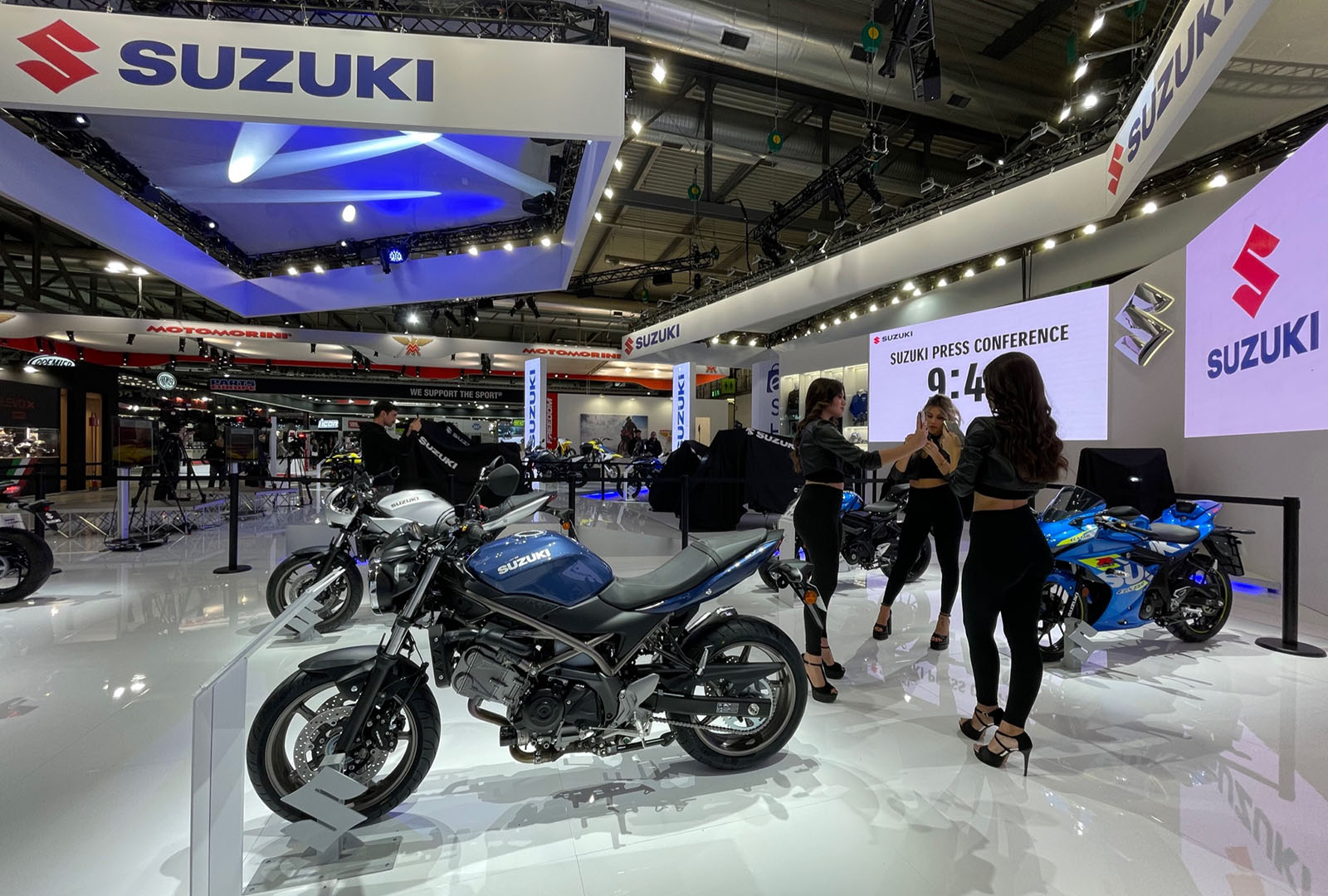 EICMA 2022, le ragazze più belle del salone