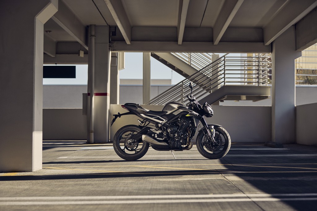 Triumph Street Triple 2023: foto