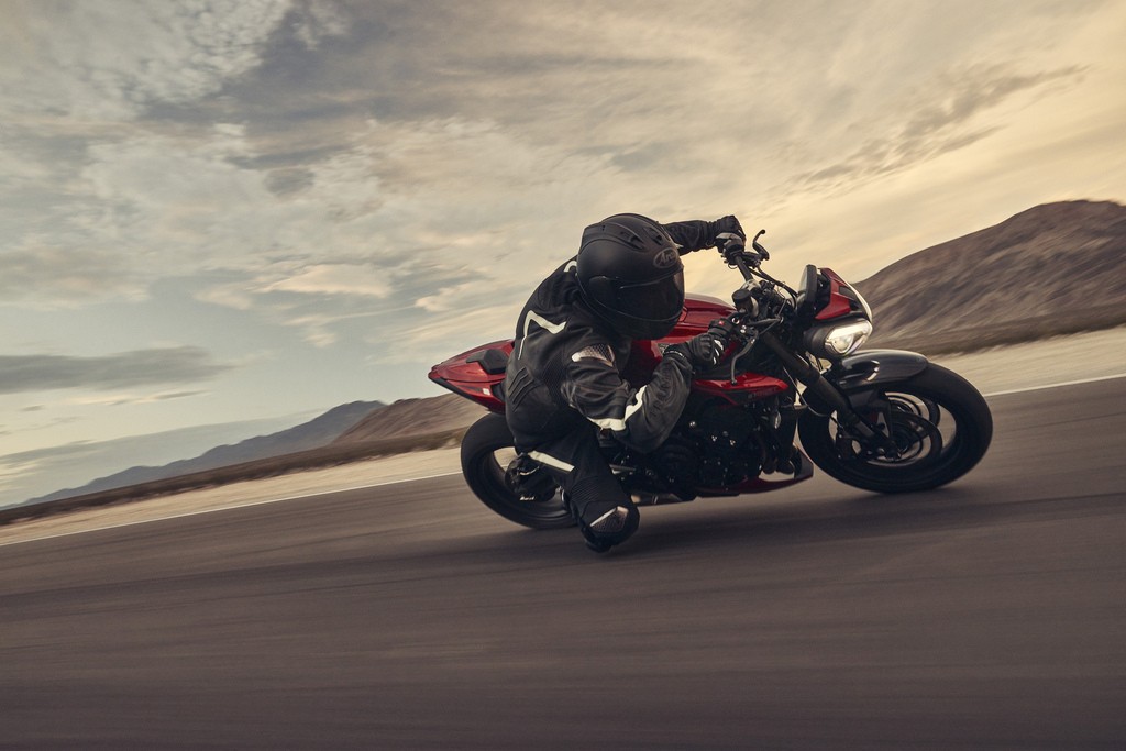 Triumph Street Triple 2023: foto