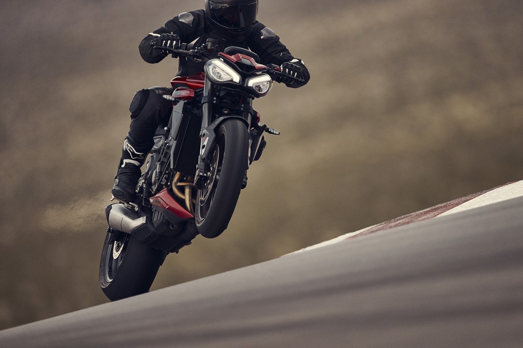 Triumph Street Triple 2023: foto