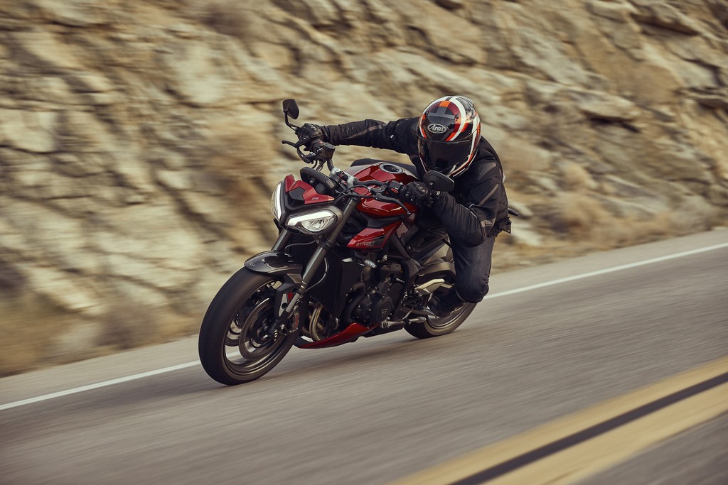 Triumph Street Triple 2023: foto