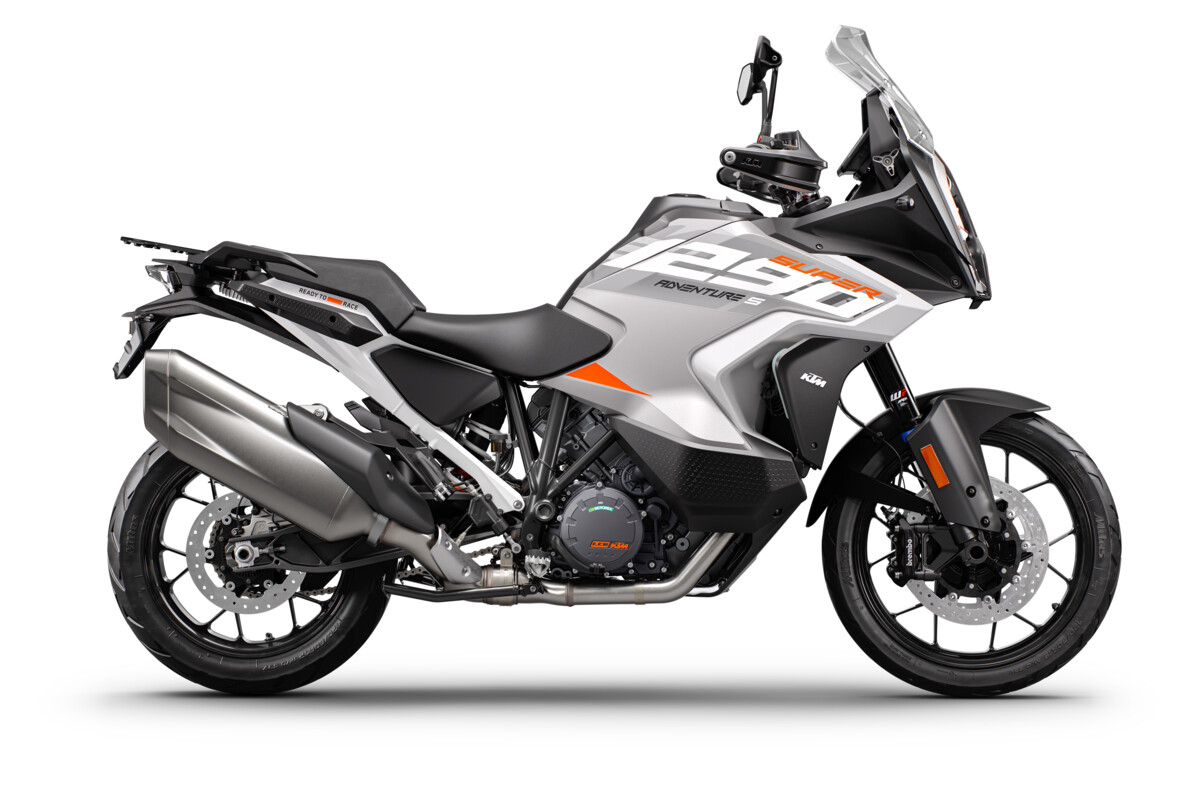 KTM 1290 Super Adventure S 2023: le foto