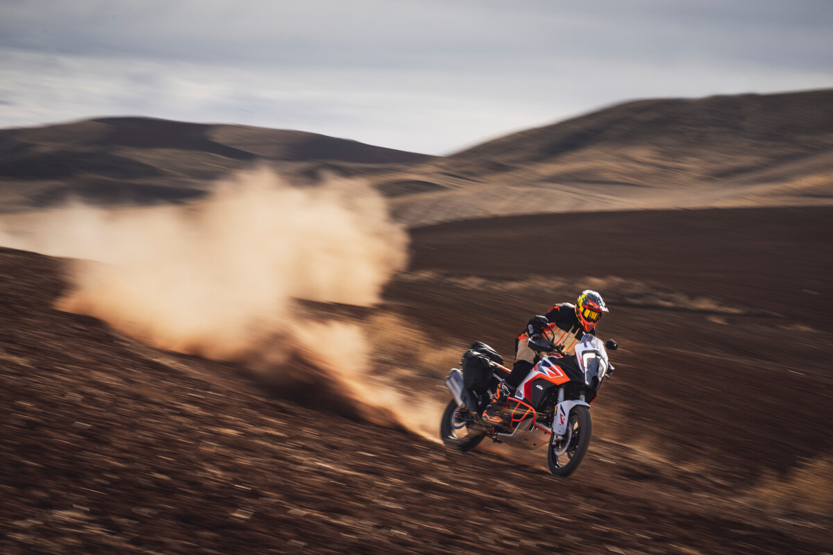 KTM 1290 Super Adventure R 2023: foto