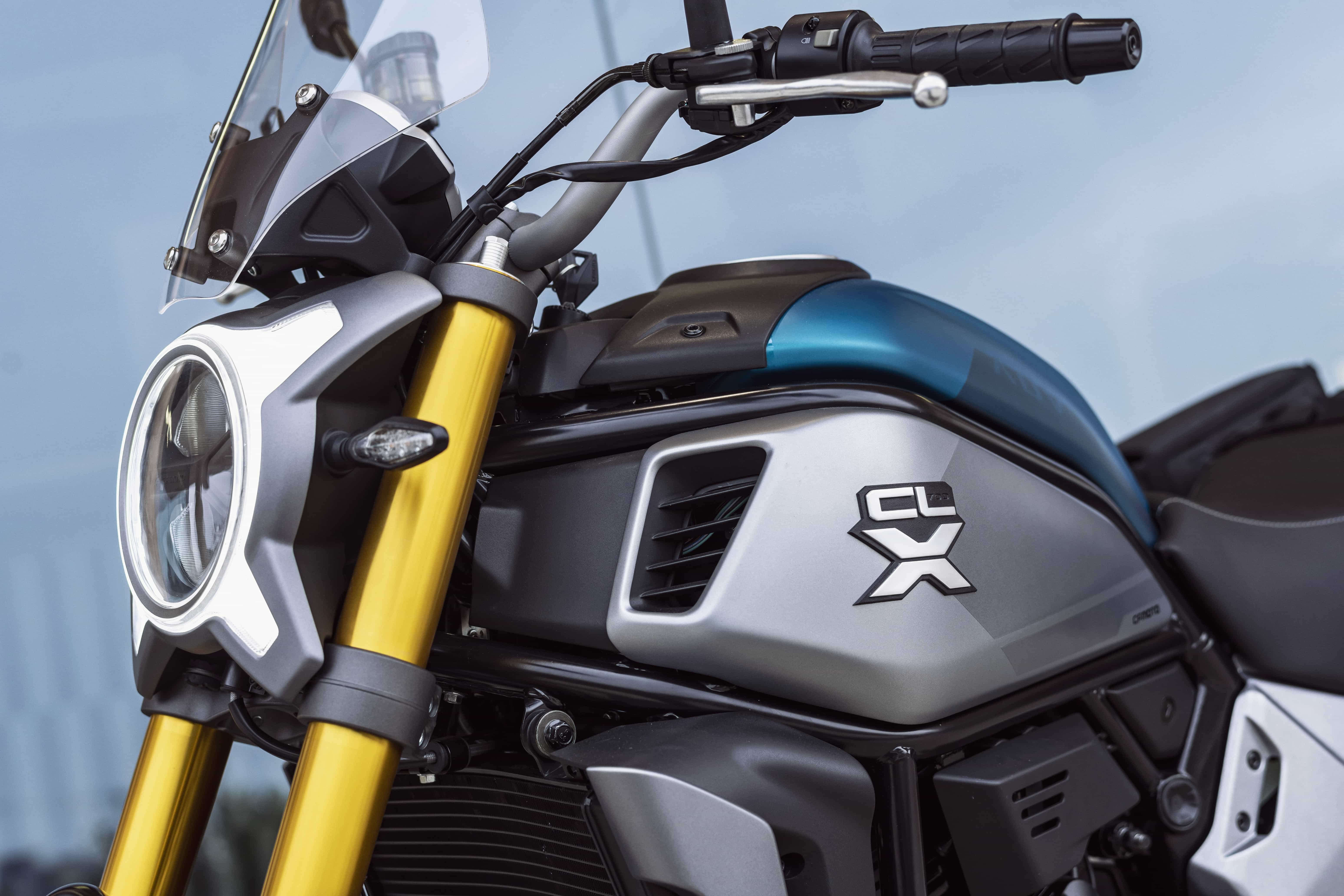 CFMoto 700CL-X Adventure: foto