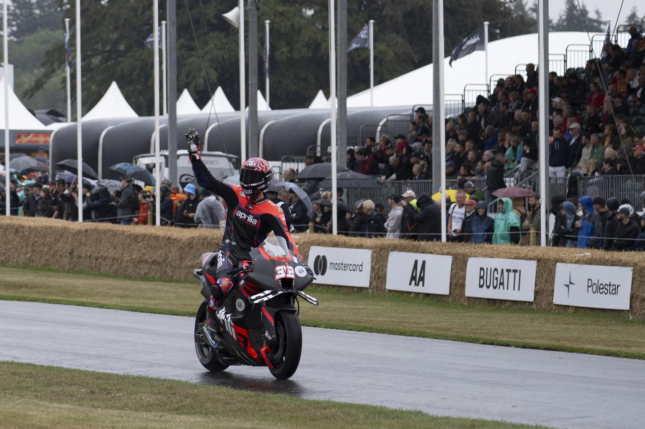 Aprilia Racing Protagonista Al Goodwood Festival Of Speed Con La Rs Gp Motoblog